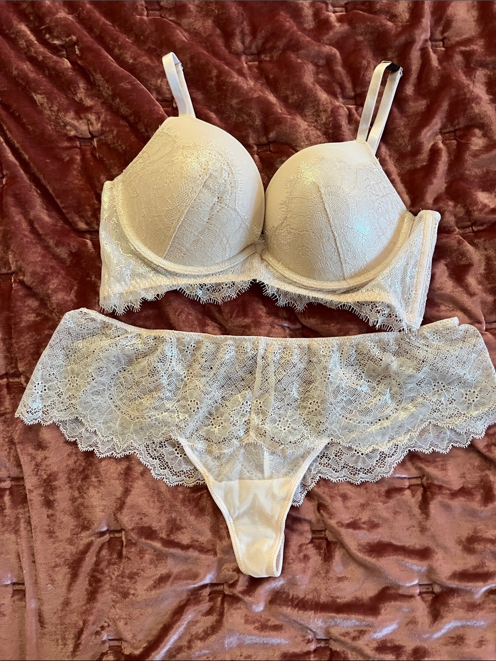 Victoria's Secret Ivory Lace Push-Up Bra & Lace Thong Set
